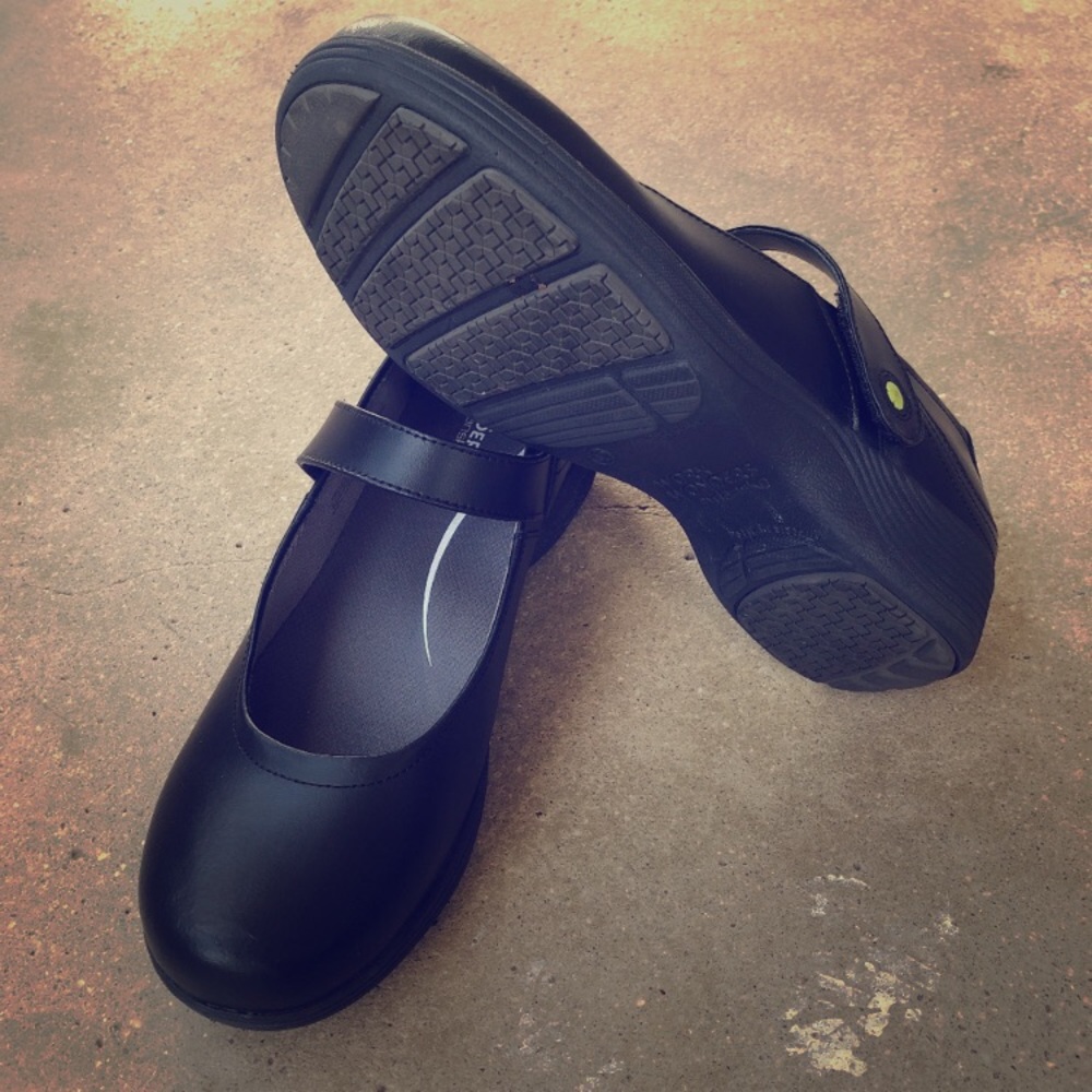 Dansko size 11.5 (42) working wonders shoe